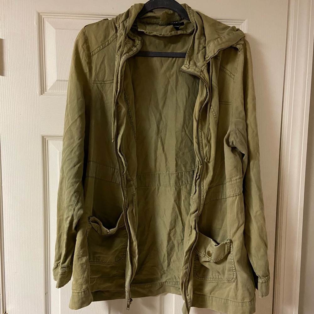 Green light weight jacket